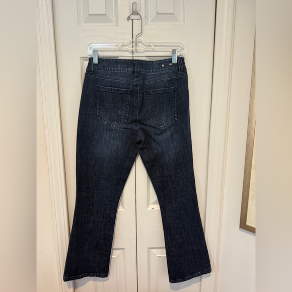 Kick Back Jeans - Picture 2 of 2